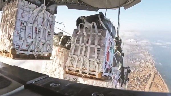 «طيور الخير» تنفذ الإسقاط الجوي الـ 23 للمساعدات شمال غزة