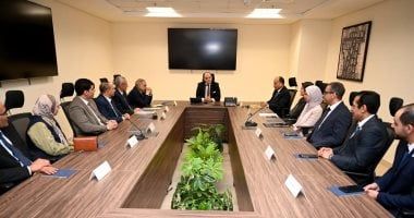 وزير التجارة يتسلم شهادة المواصفة القياسية الدولية لنظام إدارة المؤسسات التدريبية