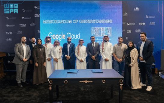 “روشن” توقع اتفاقية تعاون مع “جوجل كلاود” للاستفادة من الذكاء الاصطناعي