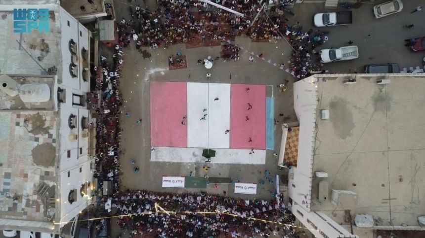 كرة الطائرة واللعبة الشعبية والجلسات الأسرية تستهوي شباب جازان - واس