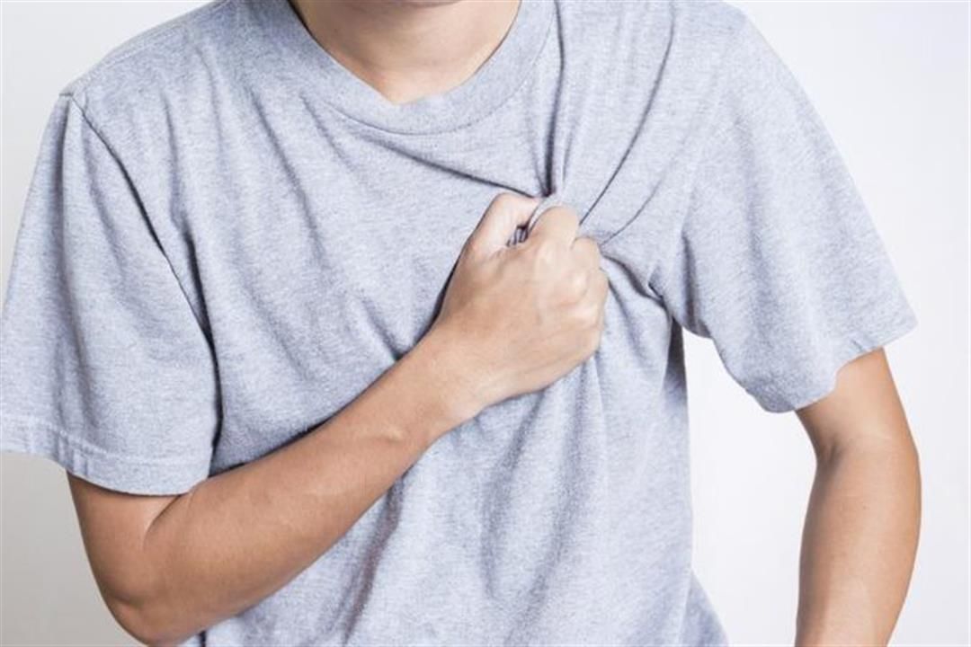 أعراض الذبحة الصدرية الكاذبة.. علامات مبكرة لا تتجاهلها