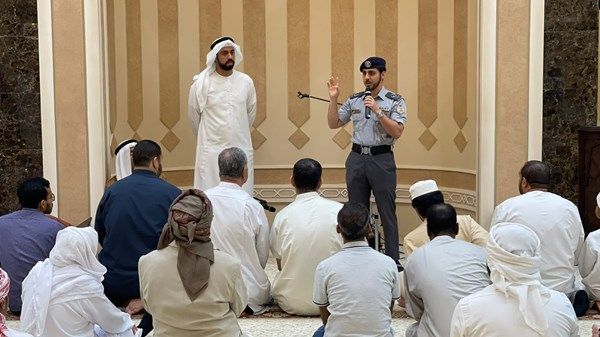 شرطة أبوظبي تعزز الوعي المروري ضمن حملة "شهرنا ..طاعة والتزام"