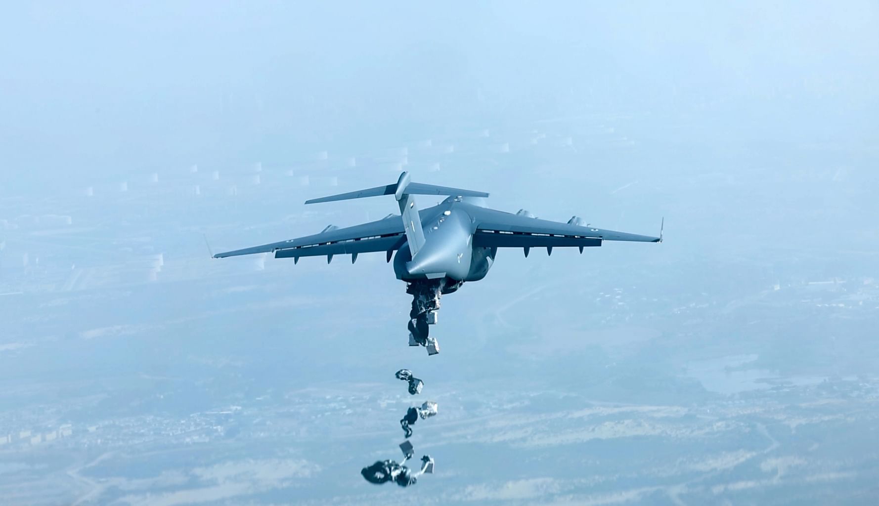 الامارات | "‏طيور الخير" تنفذ 25 إسقاطا جويا للمساعدات الإنسانية والإغاثية شمال غزة