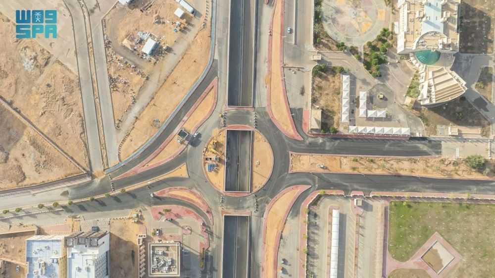 صور.. إنجاز 90% من مشروع جسر ونفق طريق الملك خالد بسكاكا