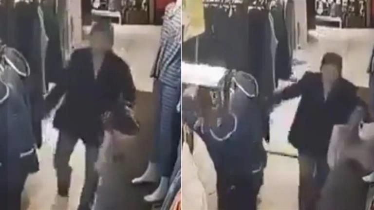 فيديو صادم.. حفرة تبتلع امرأة بعد انهيار أرضية أحد مراكز التسوق