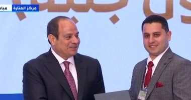 الرئيس السيسى يكرم الفائزين فى المسابقة العالمية الـ30 للقرآن الكريم