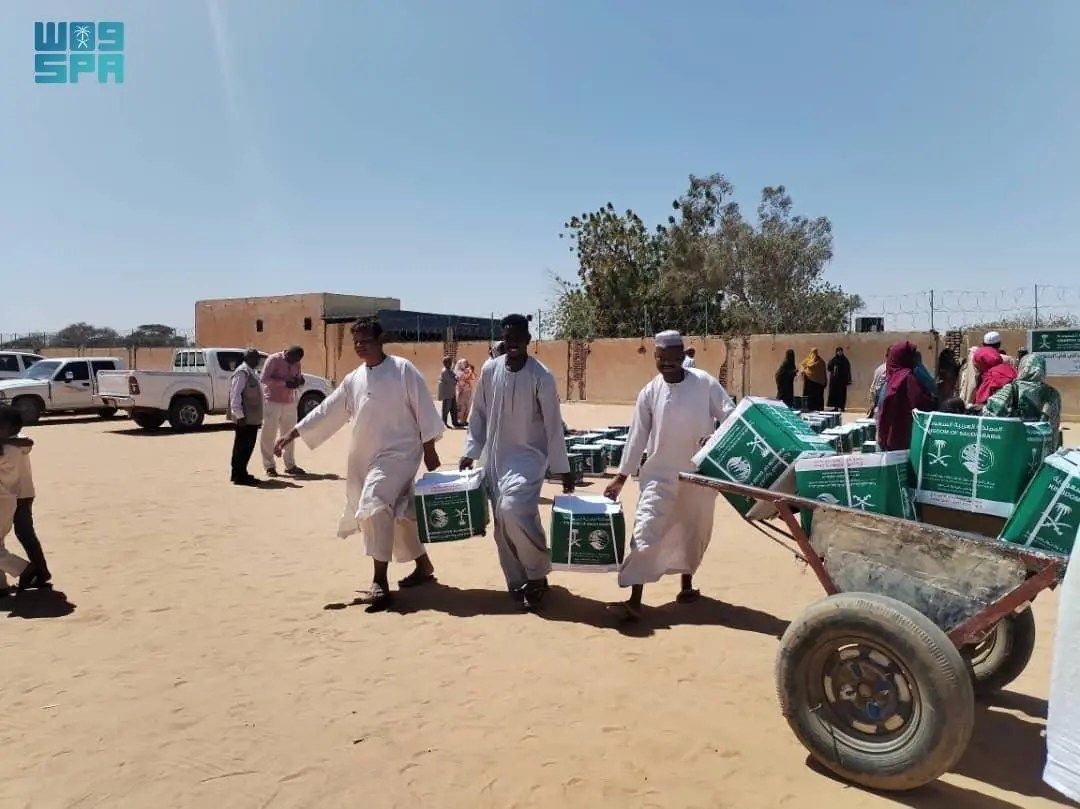 السعودية | مركز الملك سلمان للإغاثة يوزع 934 سلة غذائية في محلية بربر بولاية نهر النيل في جمهورية السودان