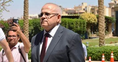 على عبد العال ومحمد الخشت وشخصيات عامة يحضرون جنازة أحمد فتحى سرور