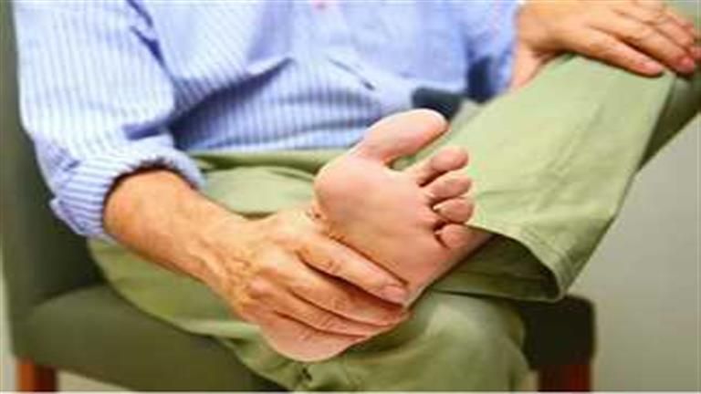 3 علامات تظهر على قدميك قد تنذر بأمراض القلب والأوعية الدموية