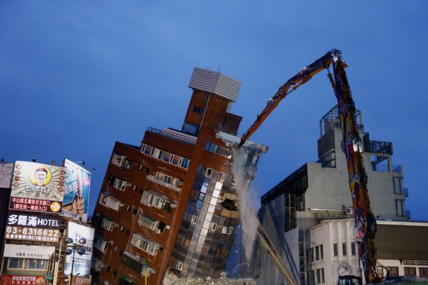 ارتفاع عدد ضحايا زلزال تايوان إلى 13