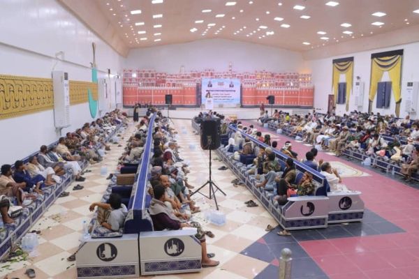 مأرب..قيادة السلطة المحلية بالبيضاء تقيم أمسية عزاء وتضامن مع ضحايا "مجزرة رداع"  