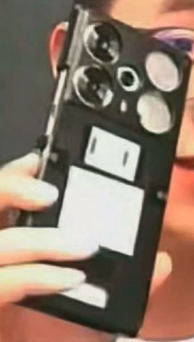 تكنولوجيا: تسريبات مصورة تكشف عن تصميم هاتف Redmi Turbo 3 المرتقب