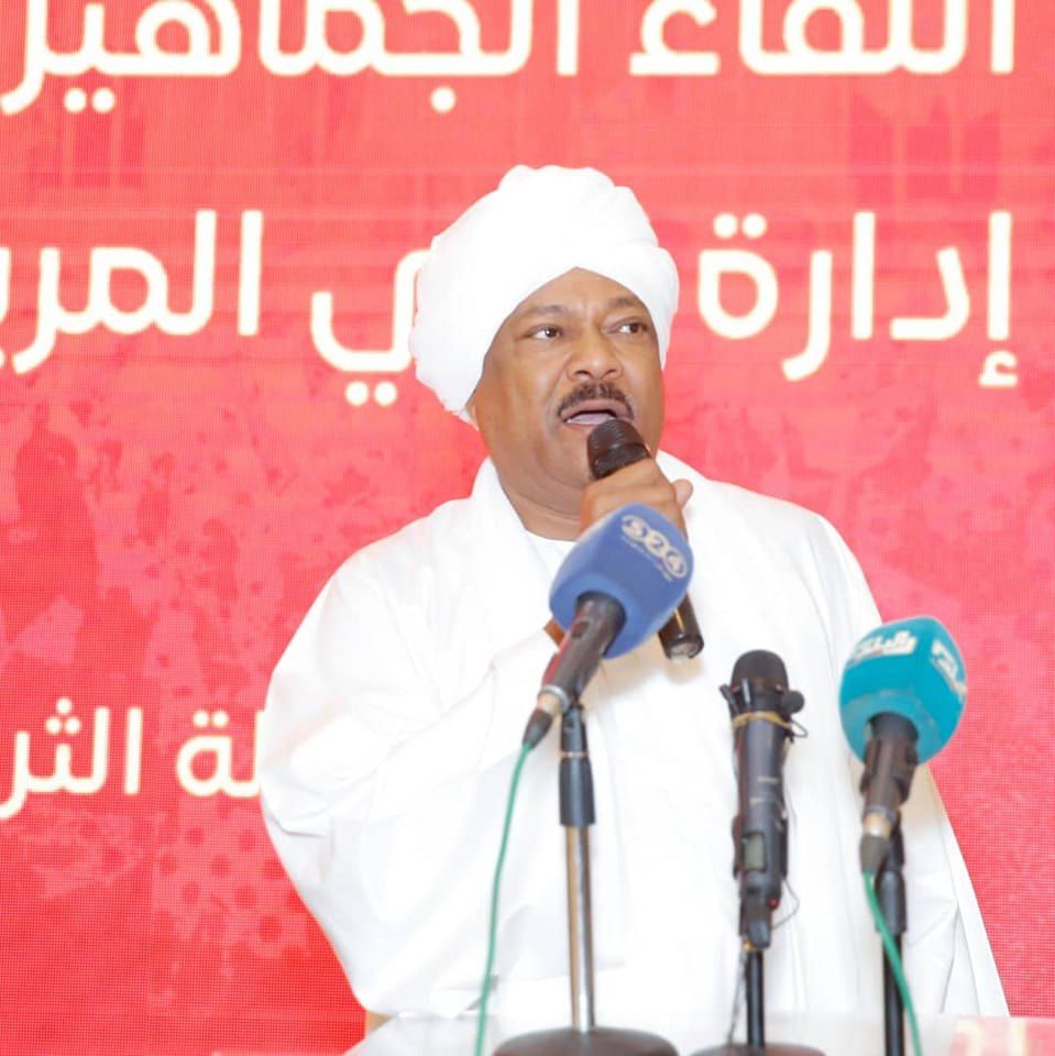 شاهد بالفيديو.. رئيس نادي المريخ السابق أب جيبين يقسم على المصحف: ما صرفه حميدتي على المريخ كان معلناً وعبارة عن (…) والباقي كله صرفته على النادي من جيبي الخاص