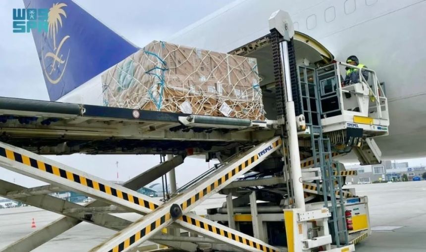 وصول الطائرة السعودية الـ 19 تحمل مساعدات للشعب الأوكراني