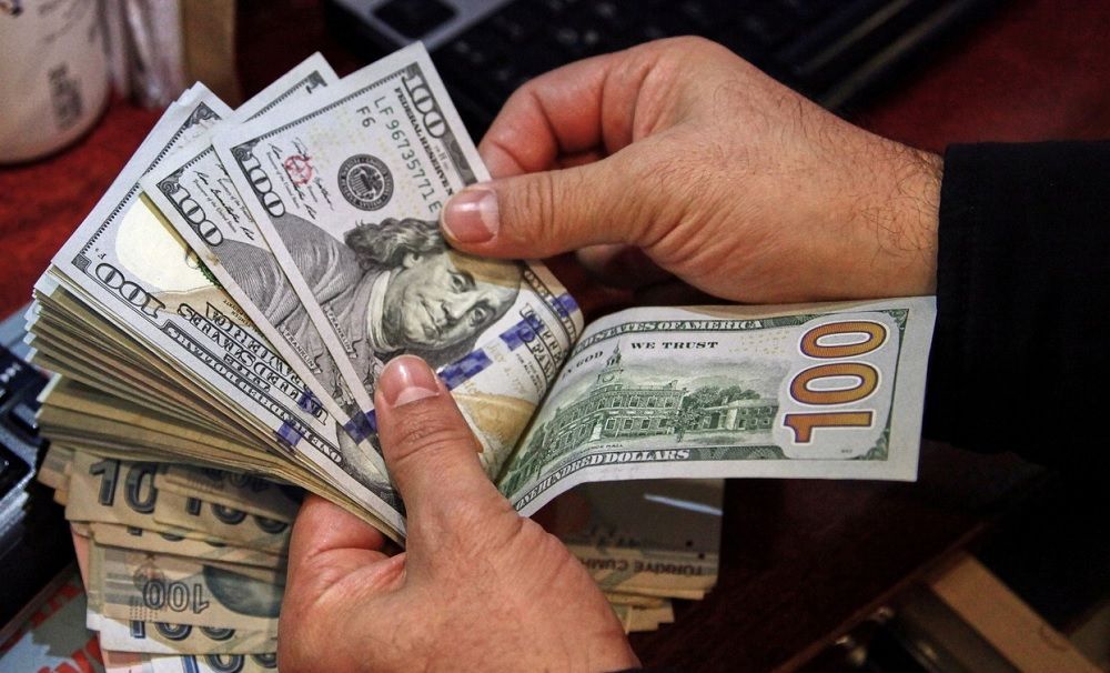 نهاية التعاملات.. الدولار يرتفع في 9 بنوك