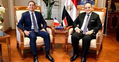 السفير الفرنسى: مصر محور صناعى وتصديرى رئيسى بالشرق الأوسط وأفريقيا
