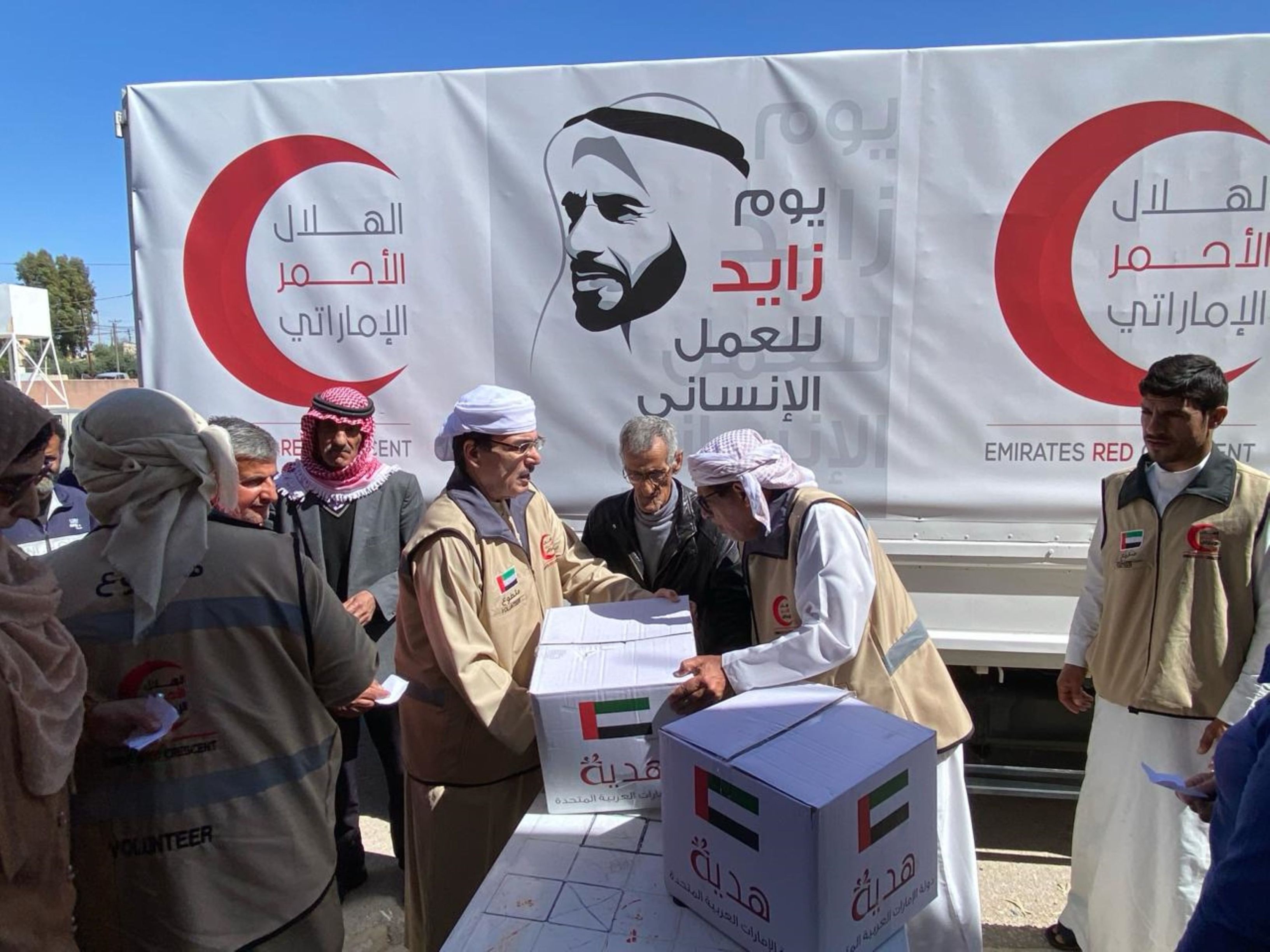 الخليج اليوم .. متطوعو الهلال الأحمر الإماراتي يواصلون نشر الخير في الأردن حتى الأيام الأخيرة من رمضان
