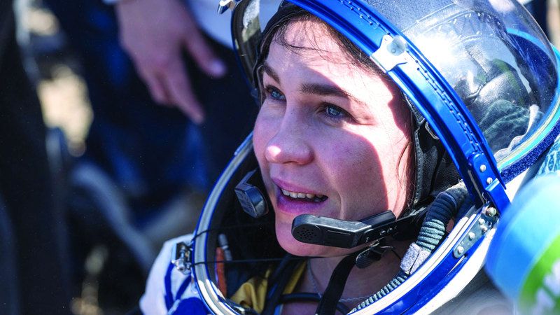 الامارات | «سويوز» الروسية تعود بسلام إلى الأرض