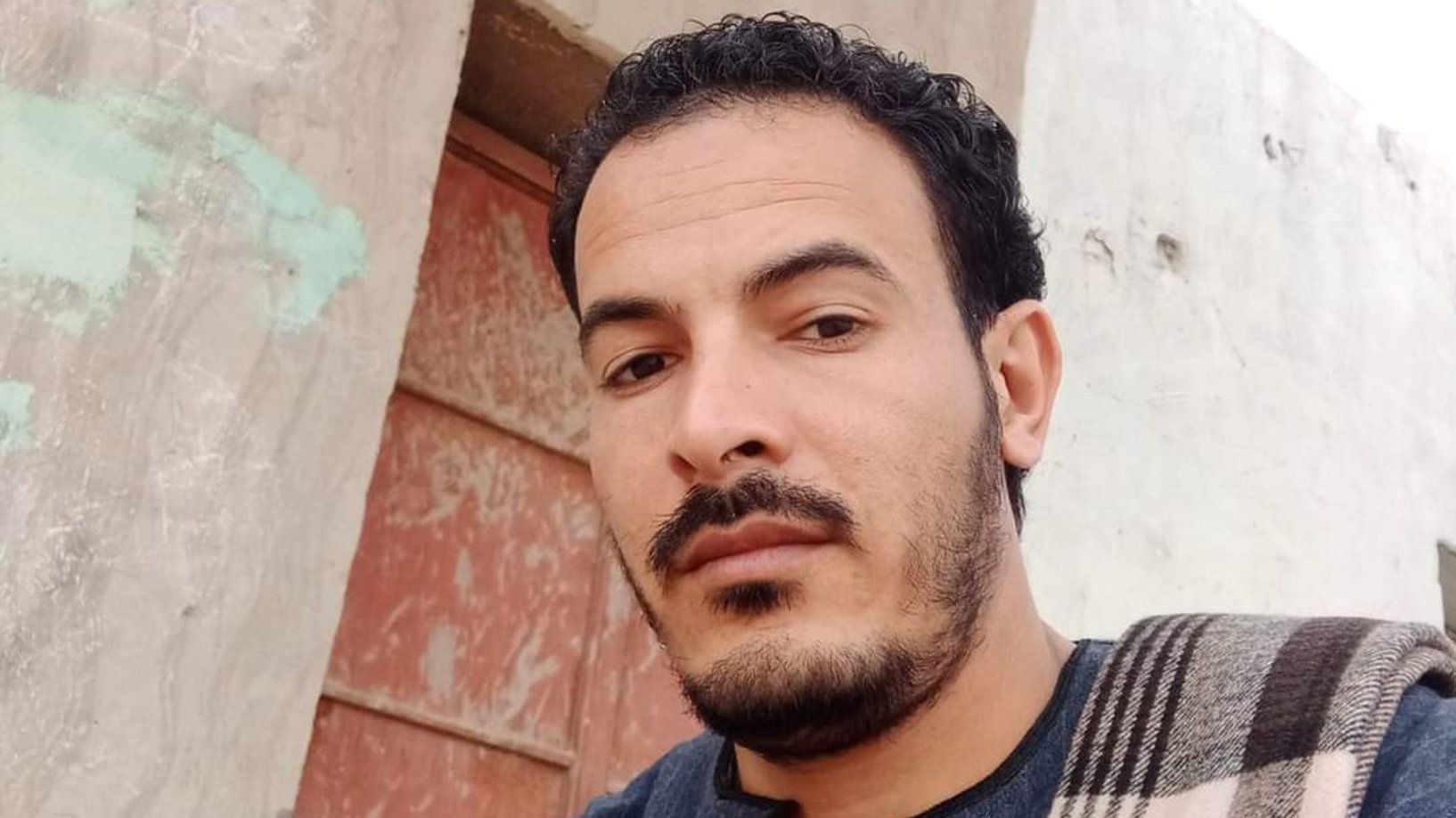 الامارات | مصر: استخراج جثة مزارع شاب بعد 6 أيام في البئر