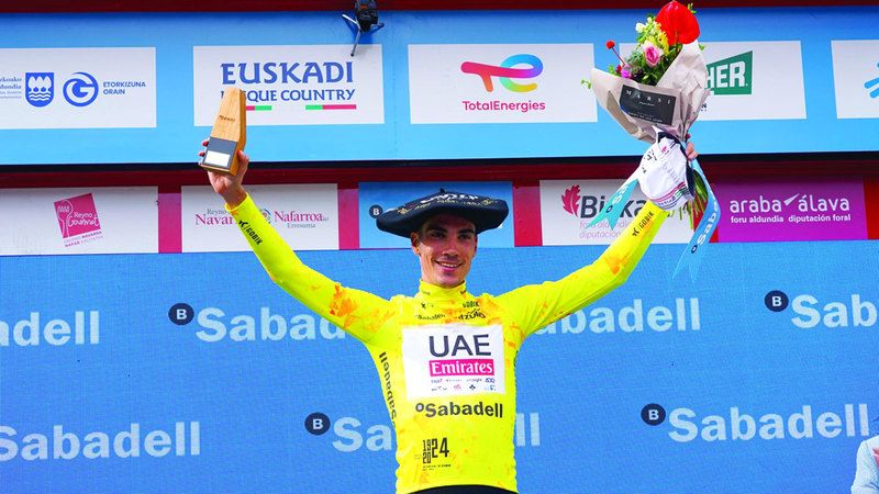 الامارات | أيوسو يُهدي فريق الإمارات للدراجات الفوز الـ 21