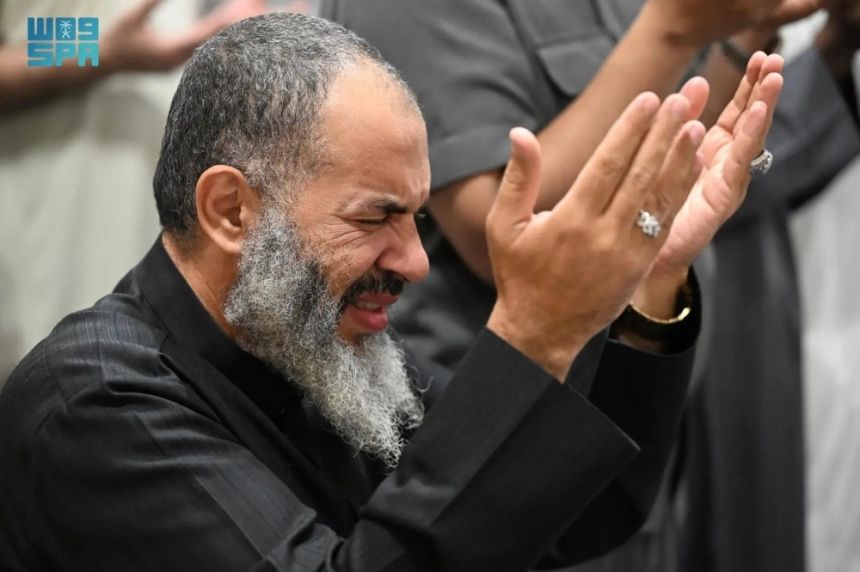 أجواء إيمانية وقلوب خاشعة في ليلة ختم القرآن بالمسجد النبوي