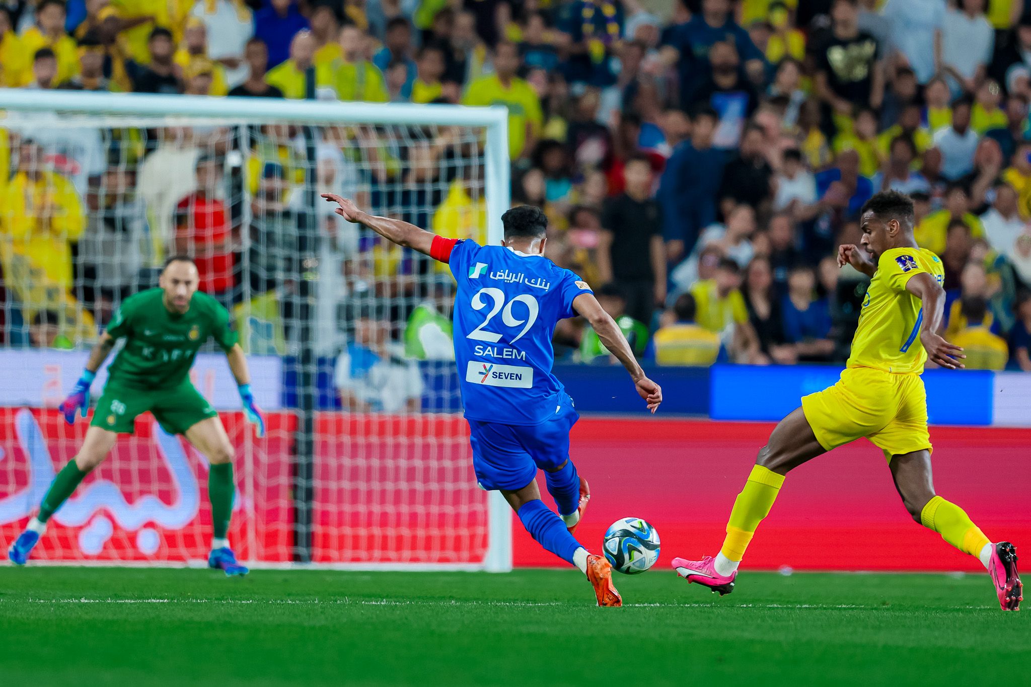 الامارات | تأهل إلى نهائي السوبر السعودي في أبوظبي.. الهلال يقهر النصر بسهولة ويطرد رونالدو (فيديو)