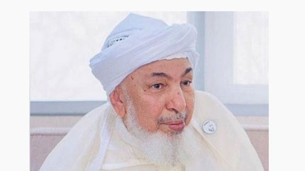 عبدالله بن بيّه يهنئ قيادة وشعب الإمارات بالعيد