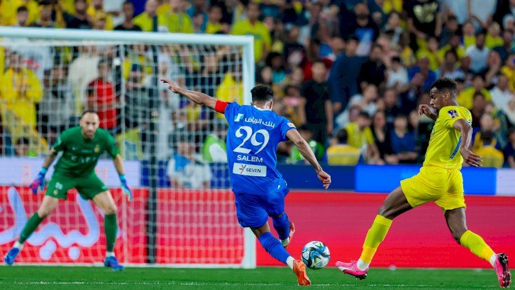 "هلال العيد" يسطع في أبوظبي في ليلة خسوف "رونالدو النصر"