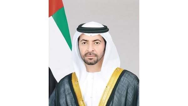 حمدان بن زايد يهنئ رئيس الدولة ونائبيه والحكام