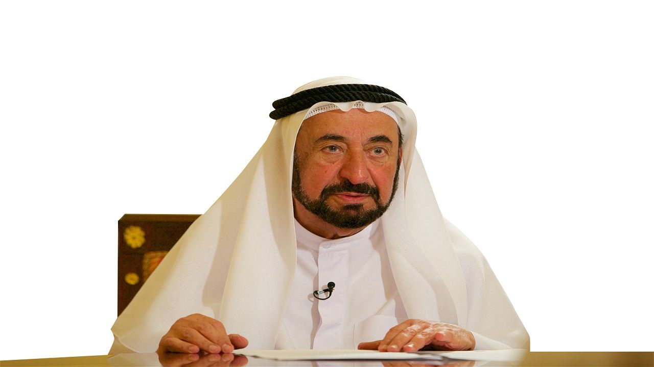 الامارات | حاكم الشارقة يؤدي صلاة عيد الفطر في مصلى البديع.. فيديو