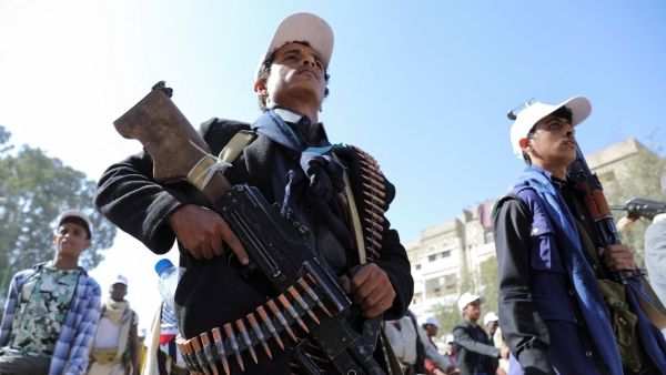 بينما تتأرجح اليمن على شفير الانهيار.. يستخدم الحوثي حرب غزة للظهور "كبطل"