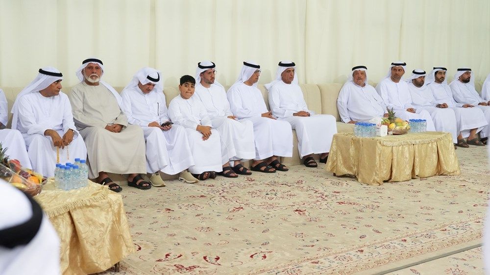 سعود بن صقر يعزي في وفاة النعيمي والأحمد