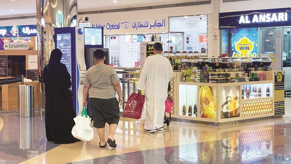 مراكز التسوق تشهد إقبالاً متزايداً من الجمهور
