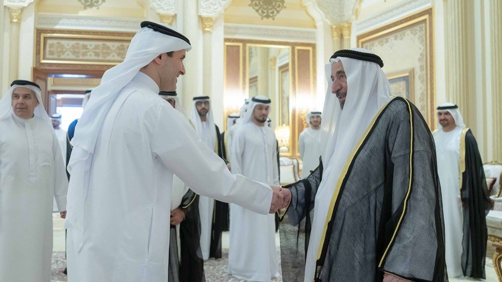 حاكم الشارقة يتقبل التهاني بعيد الفطر السعيد في قصر البديع العامر