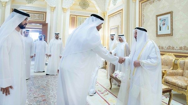 الحكام يستقبلون المهنئين بعيد الفطر