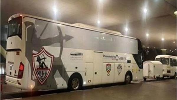 حافلة الزمالك تصل استاد القاهرة استعدادا لمواجهة الاتحاد السكندرى