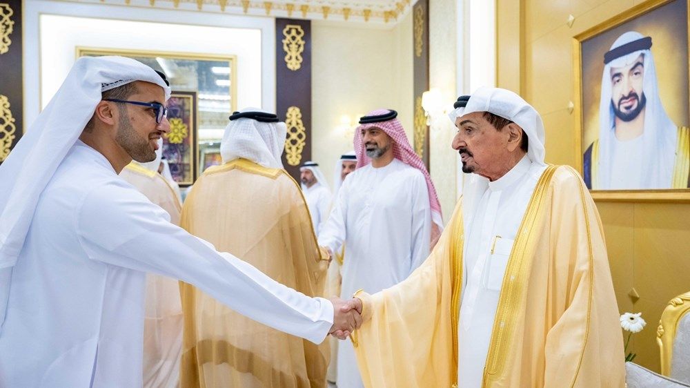 حميد بن راشد يستقبل المهنئين بعيد الفطر بحضور ولي عهده