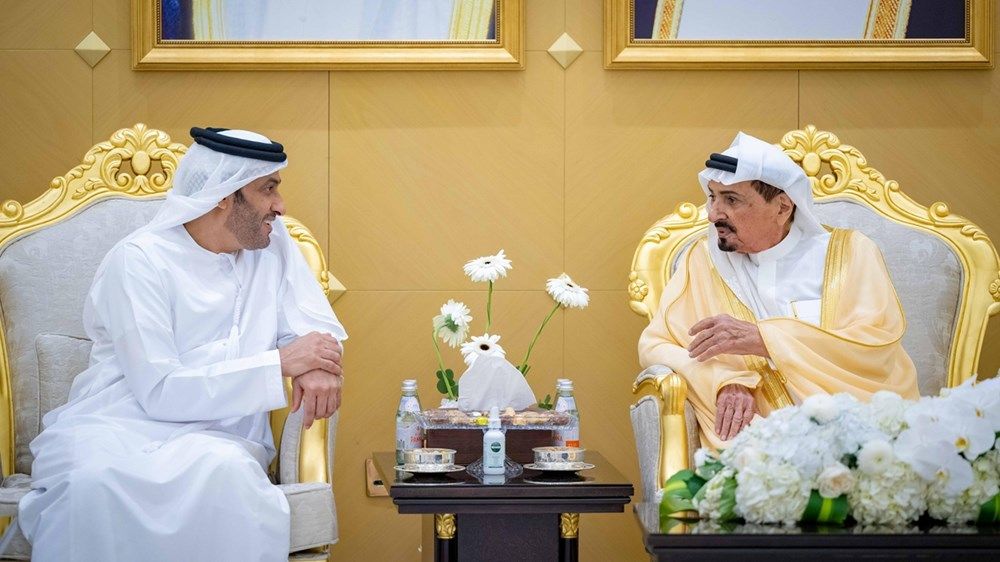 حميد بن راشد يستقبل المهنئين بعيد الفطر بحضور ولي عهده