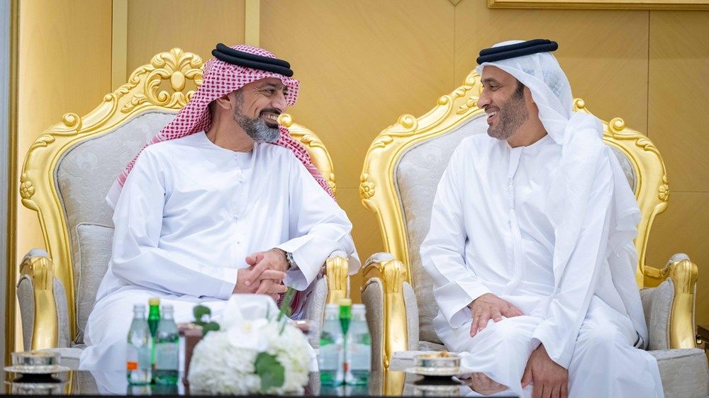 حميد بن راشد يستقبل المهنئين بعيد الفطر بحضور ولي عهده