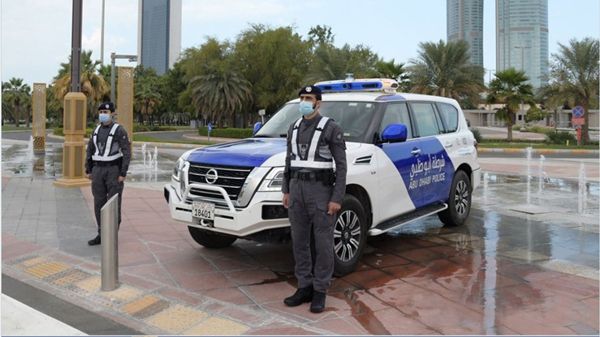 شرطة أبوظبي تدعو إلى توخي الحذر
