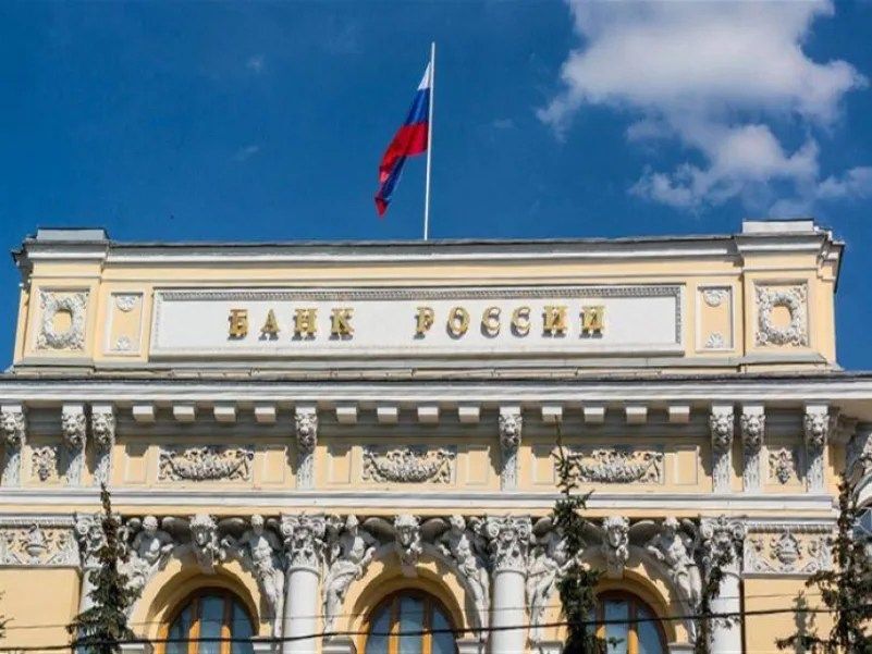 “المركزي الروسي” يخفض سعر صرف العملات الرئيسية أمام الروبل حتى 15 أبريل