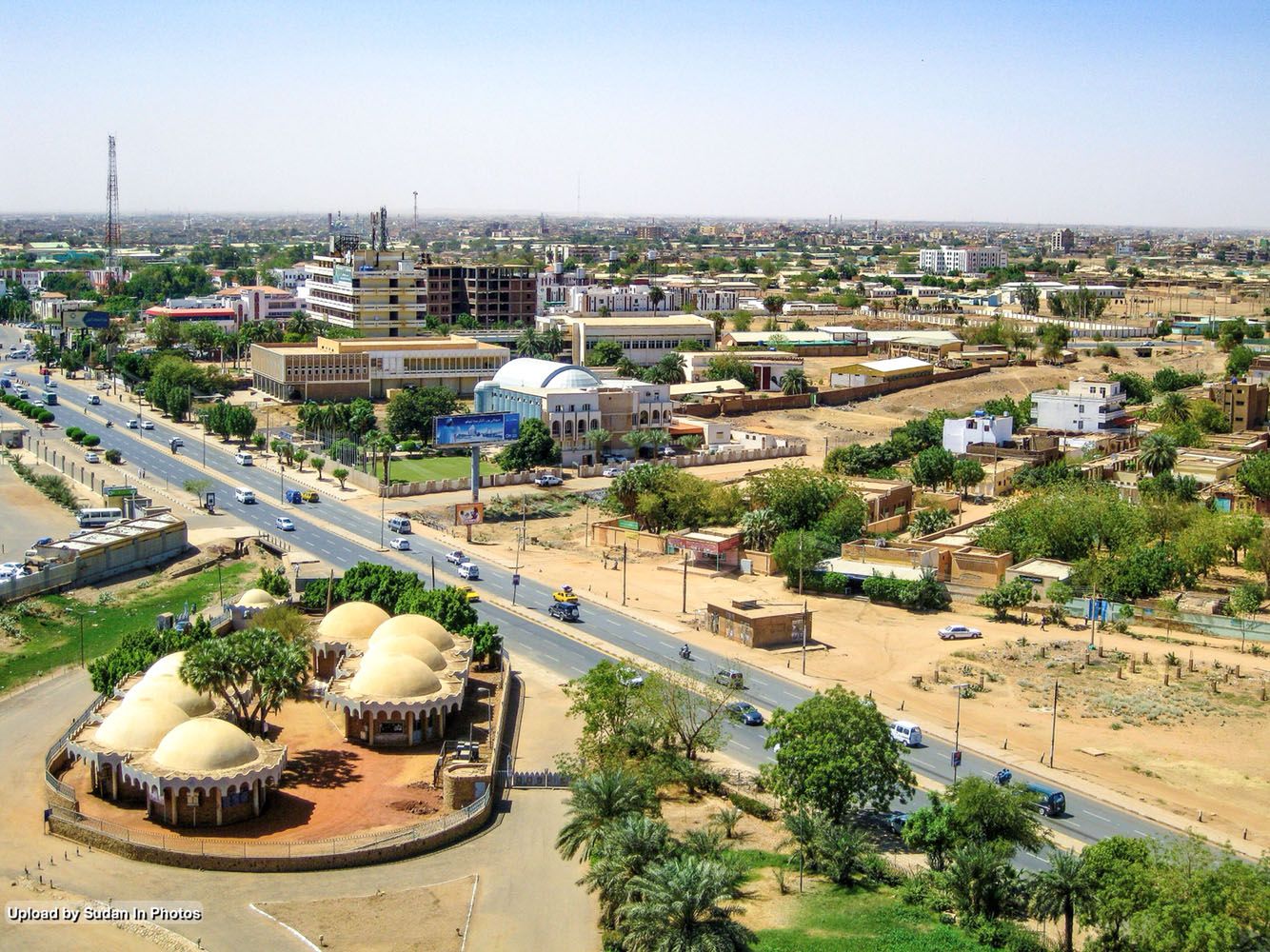 شاهد بالفيديو.. عودة المخابز للعمل وعودة الحياة لطبيعتها بحي “بانت” بأم درمان وسكان الحي يبشرون جيرانهم النازحون ويطالبونهم بالعودة لمنازلهم