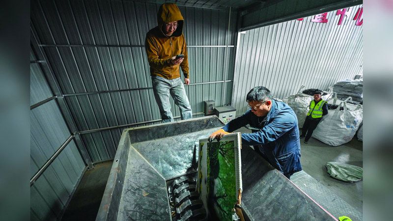 الامارات | صينيون ينتجون الكهرباء من قصص الحب الفاشلة