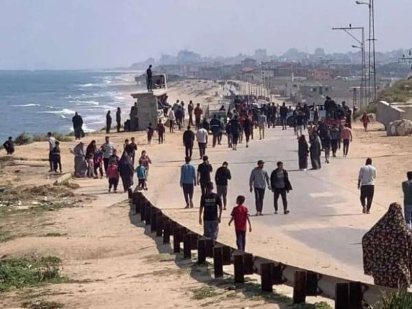 فيما ينشغل العالم بالهجوم الإيراني.. مجازر إسرائيلية جديدة بغزة واستهداف للعائدين إلى شمال القطاع