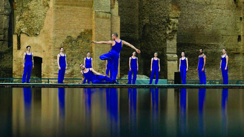 الامارات | عرض باليه يحتفي بعودة المياه إلى حمامات  كاراكالا التاريخية