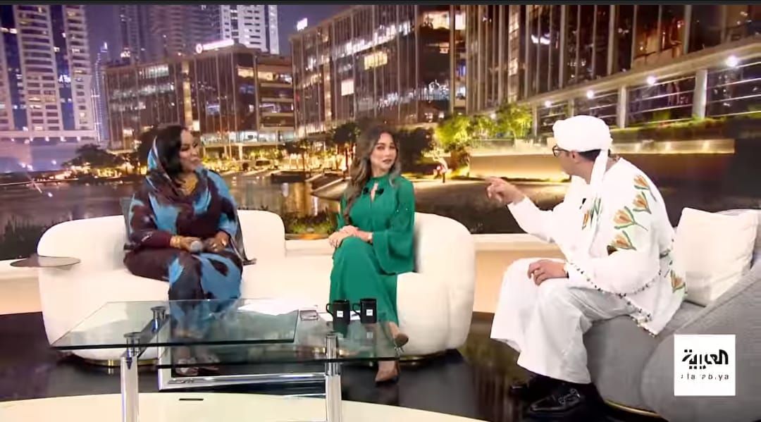 شاهد بالفيديو.. الفنانة هدى عربي تدهش وتبهر مذيع قناة العربية الفلسطيني “ليث” بمعلوماتها العامة عن أبرز شعراء مسقط رأسه بمدينة “نابلس” والجمهور يشيد بها ويصفها بالمثقفة والمتمكنة