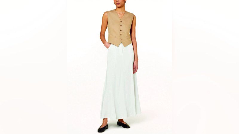 الامارات | التنورة الماكسي تعود بإشراقة تغلفها الأناقة