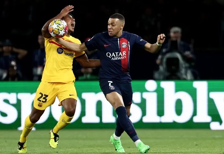 الامارات | مدرب باريس سان جرمان يتوعد برشلونة بذكريات 2017