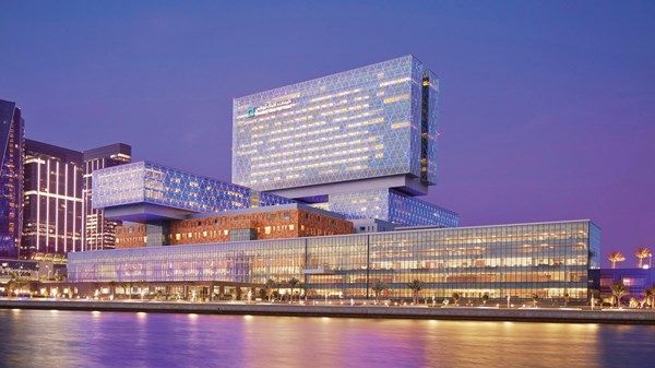 «كليفلاند كلينك» يستضيف قمتين طبيتين