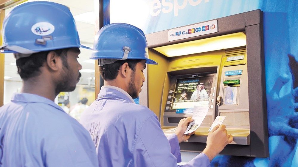 3 إجراءات لتجنب المخالفة  أو الحظر بسبب أجور العاملين